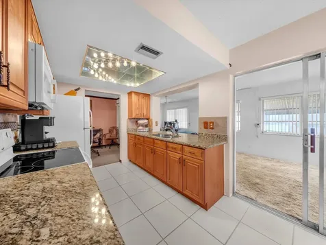 4212 NW 47th Court Tamarac FL 33319