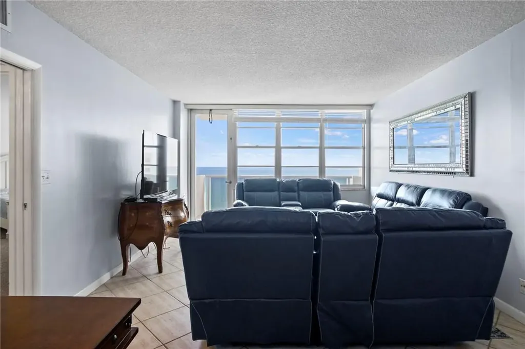 3725 S Ocean Drive Hollywood FL 33019