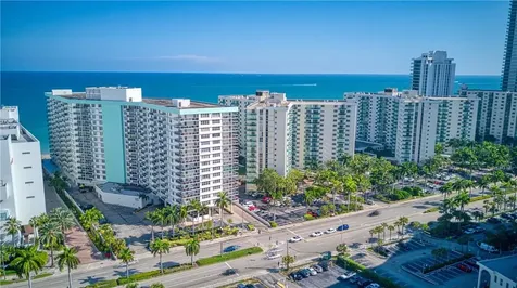 3725 S Ocean Drive Hollywood FL 33019