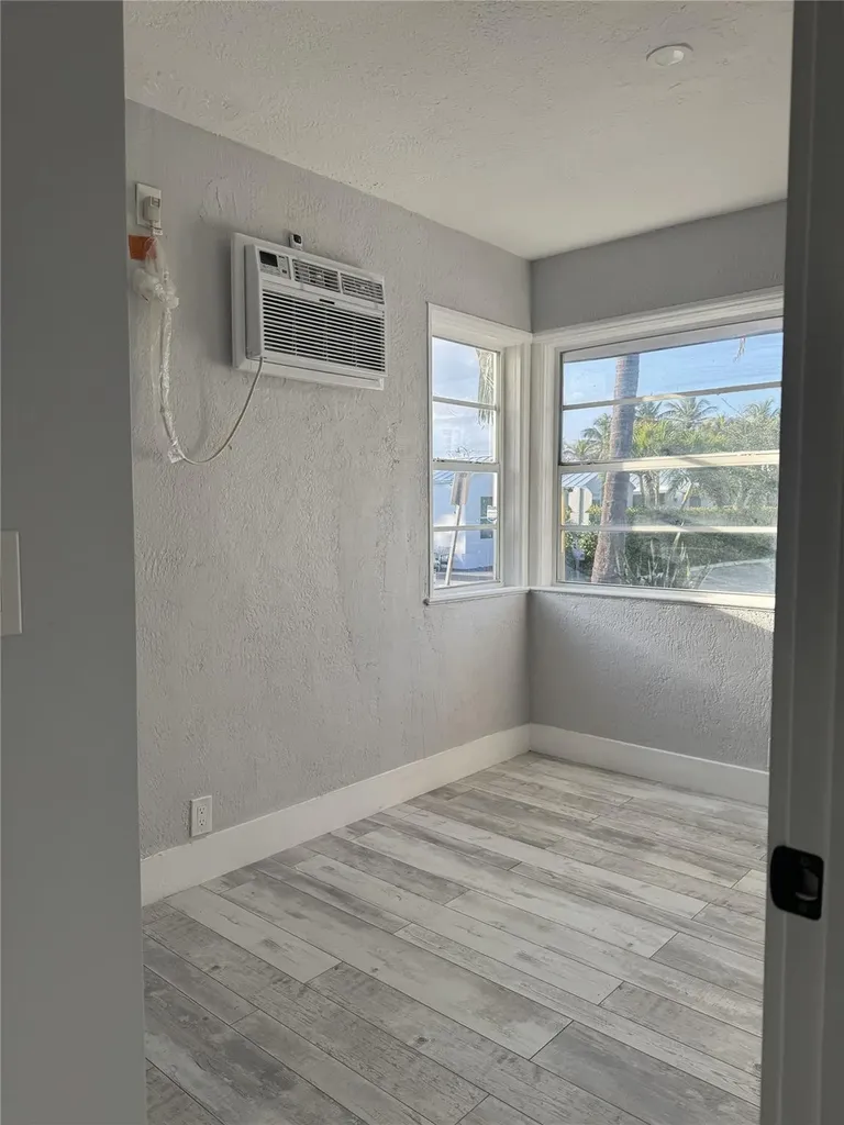 320 Minnesota Street Hollywood FL 33019