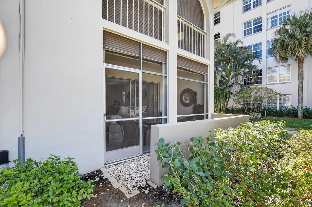 250 NE 20th Street Boca Raton FL 33431