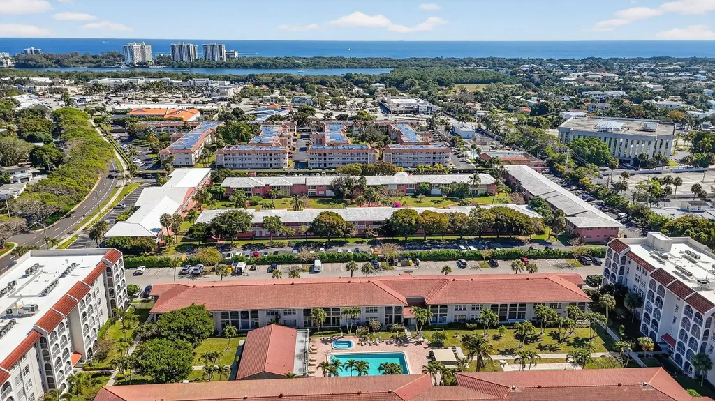 250 NE 20th Street Boca Raton FL 33431