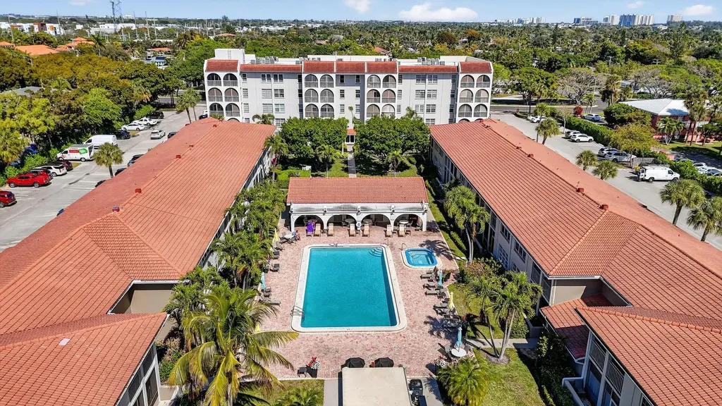 250 NE 20th Street Boca Raton FL 33431