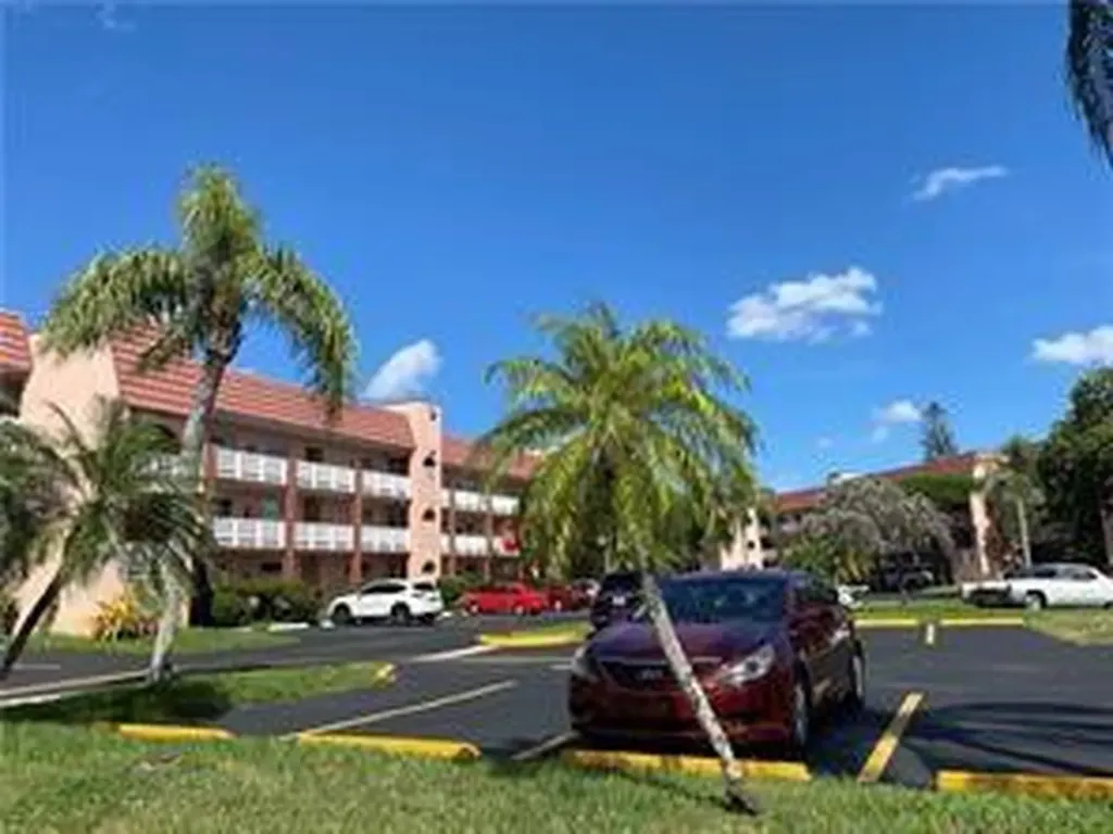 9541 Sunrise Lakes Boulevard Sunrise FL 33322