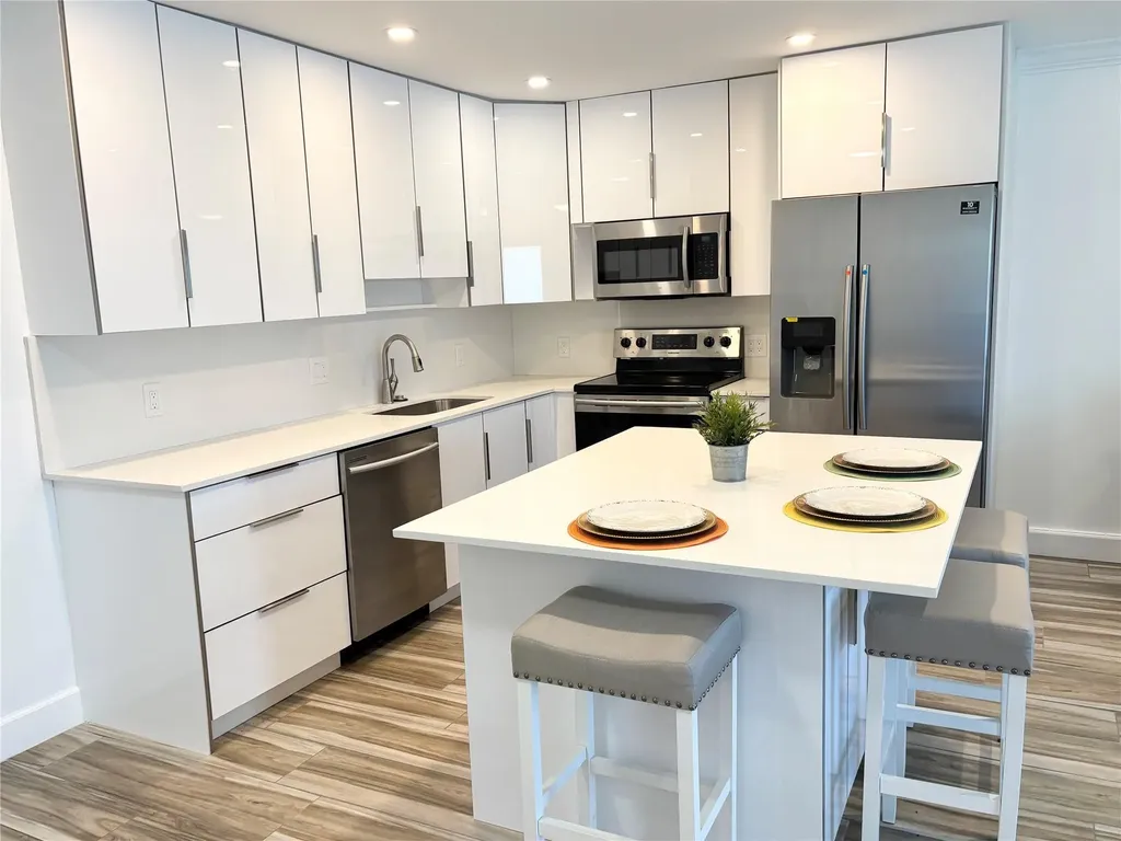 279 Oakridge P Deerfield Beach FL 33442
