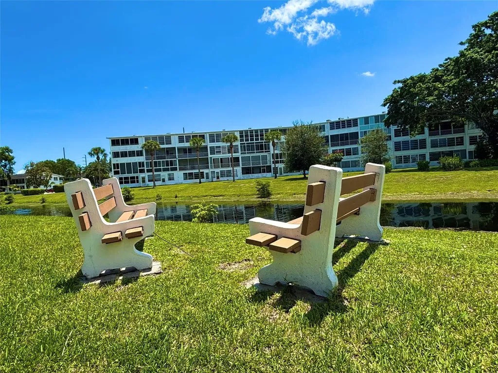 279 Oakridge P Deerfield Beach FL 33442