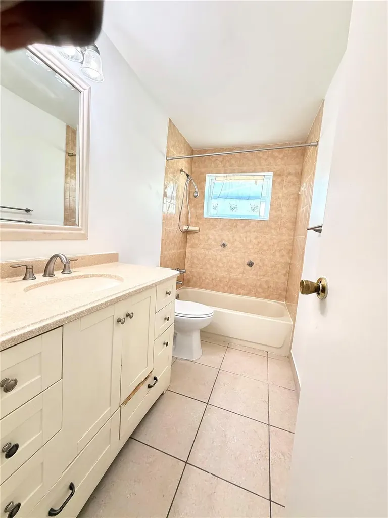 8980 NW 24th Place Sunrise FL 33322