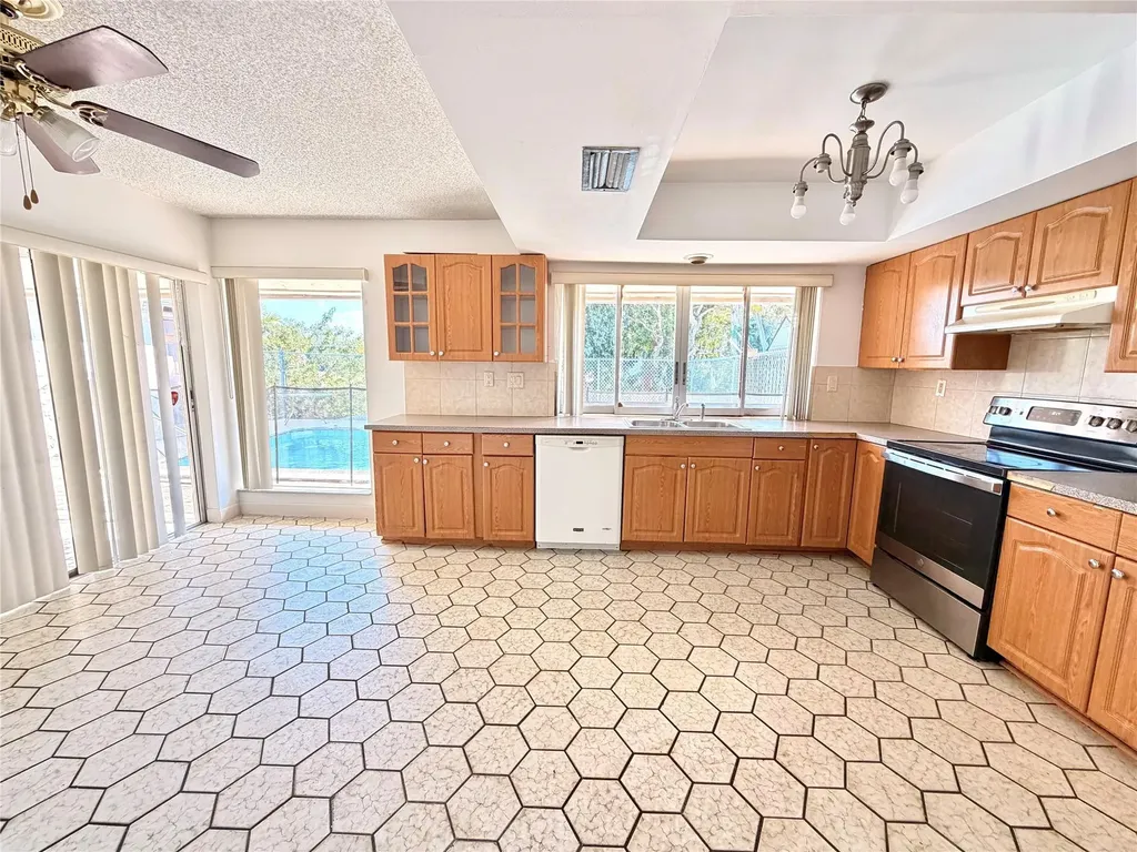 8980 NW 24th Place Sunrise FL 33322