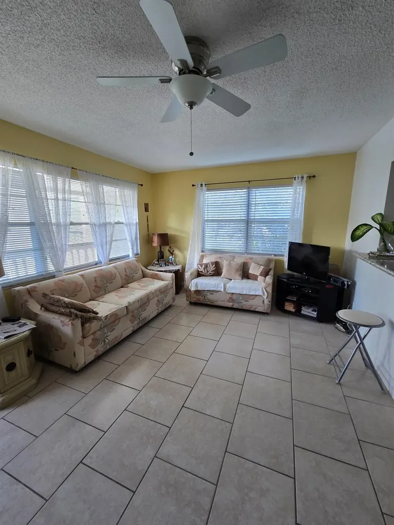 105 Prescott E Deerfield Beach FL 33442