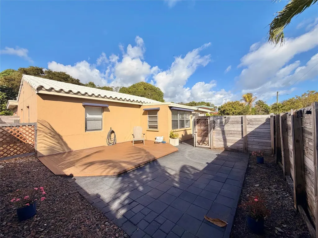 1421 NW 2nd Avenue Fort Lauderdale FL 33311