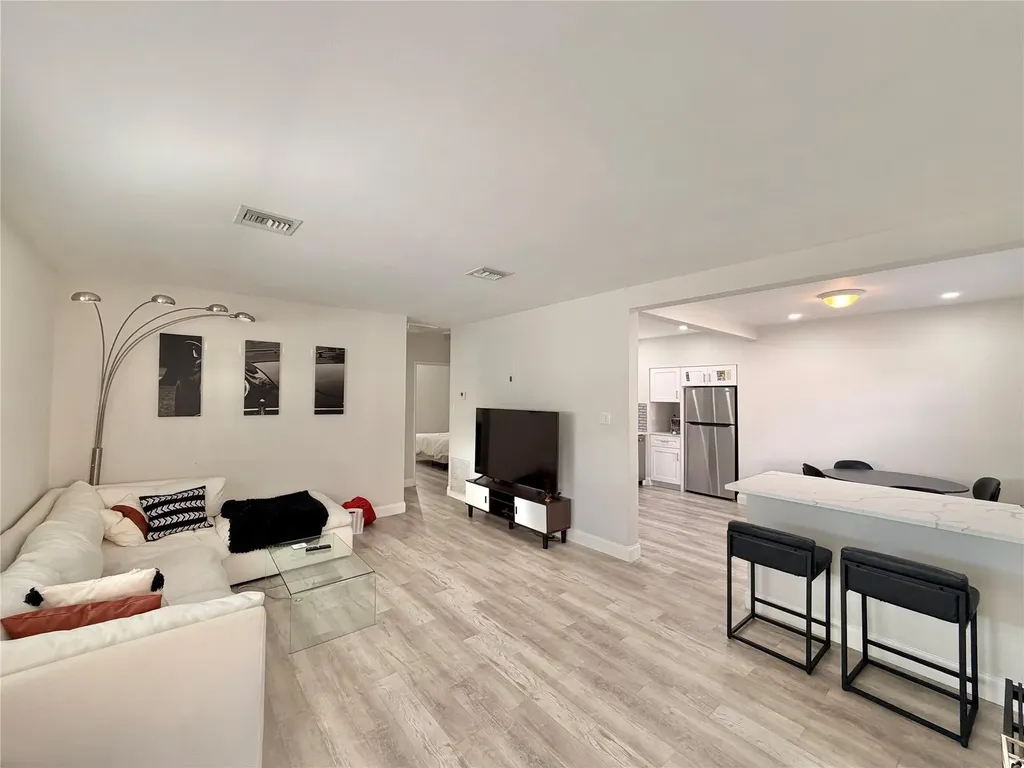 1421 NW 2nd Avenue Fort Lauderdale FL 33311
