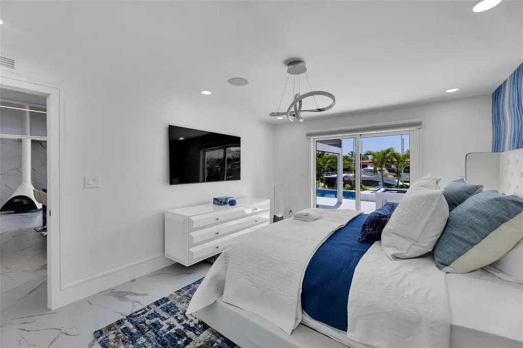 2720 NE 7th Street Pompano Beach FL 33062