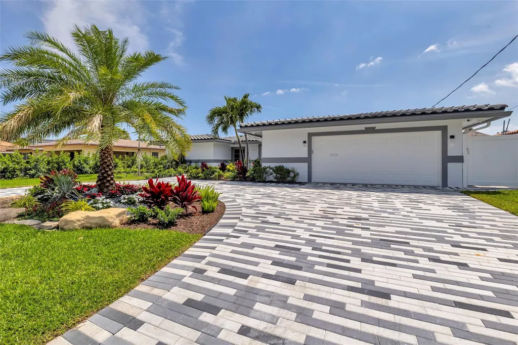 2720 NE 7th Street Pompano Beach FL 33062