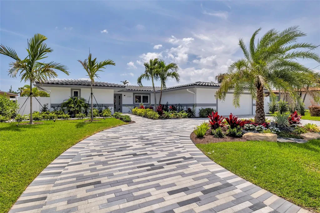 2720 NE 7th Street Pompano Beach FL 33062