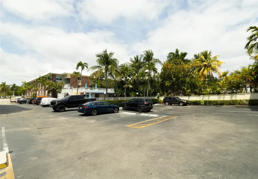 2424 SE 17th Street Fort Lauderdale FL 33316