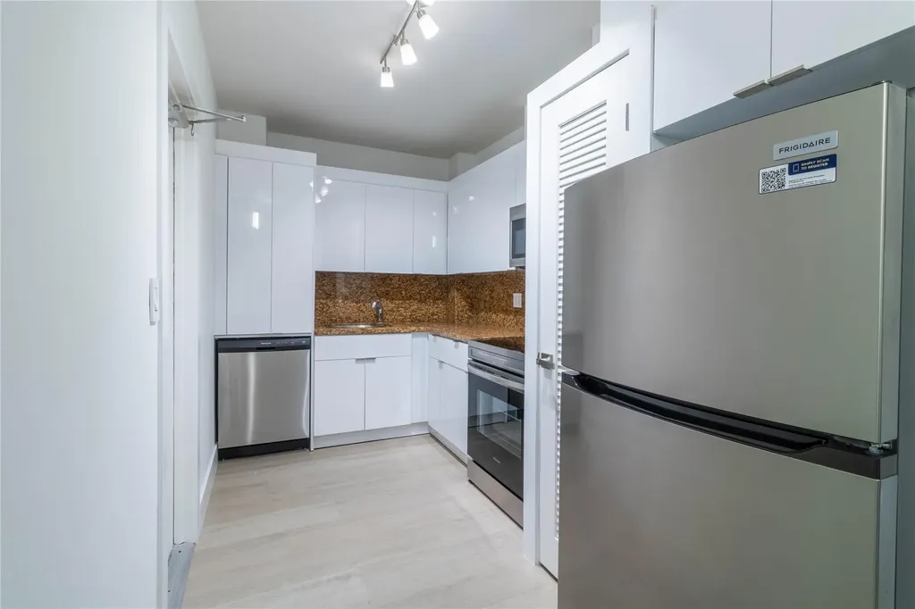 2424 SE 17th Street Fort Lauderdale FL 33316