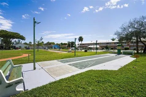 900 SW 10 Terrace Hallandale Beach FL 33009