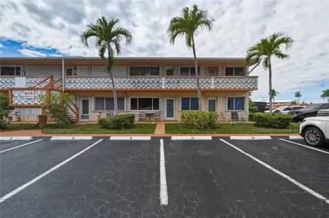 900 SW 10 Terrace Hallandale Beach FL 33009