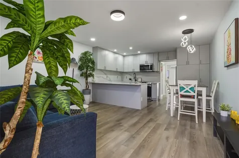 900 SW 10 Terrace Hallandale Beach FL 33009