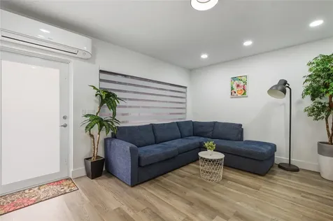 900 SW 10 Terrace Hallandale Beach FL 33009