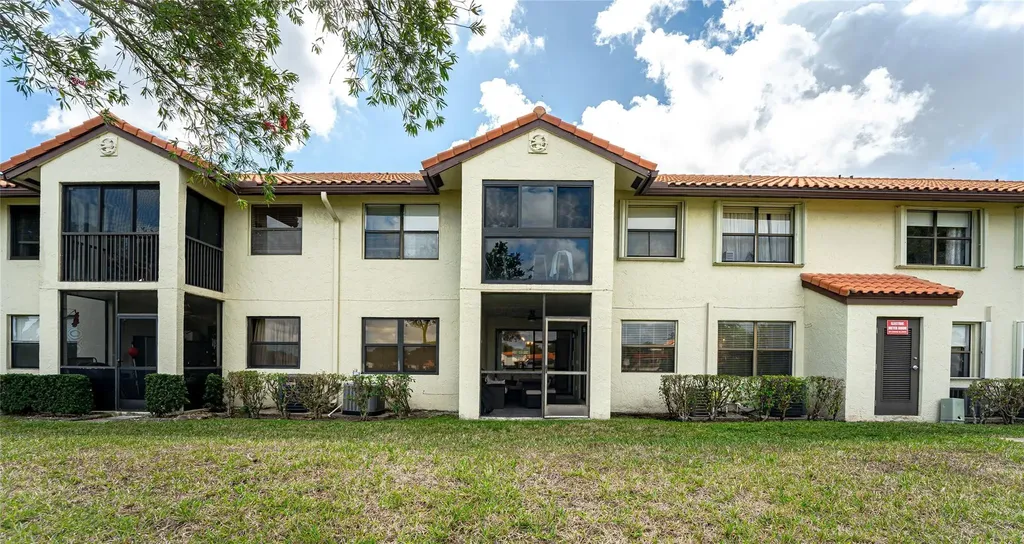 1005 Republic Deerfield Beach FL 33442