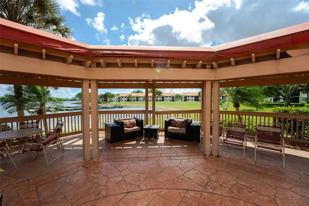 1005 Republic Deerfield Beach FL 33442