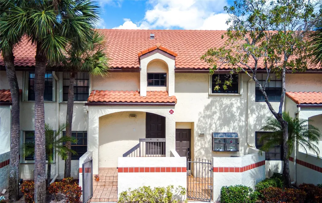 1005 Republic Deerfield Beach FL 33442