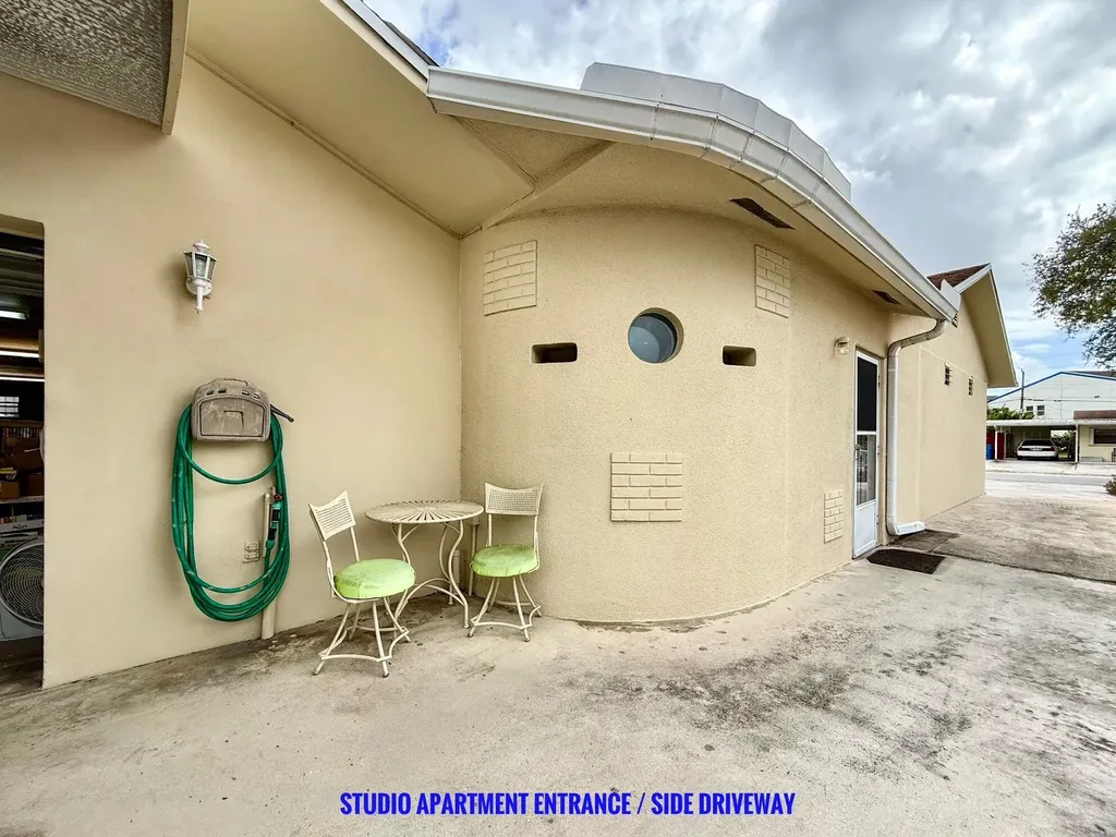 1213 W Broward Street Lantana FL 33462