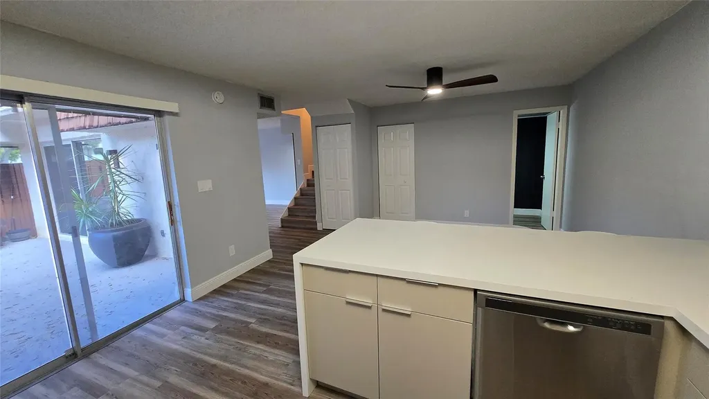8900 SW 20th Place Davie FL 33324