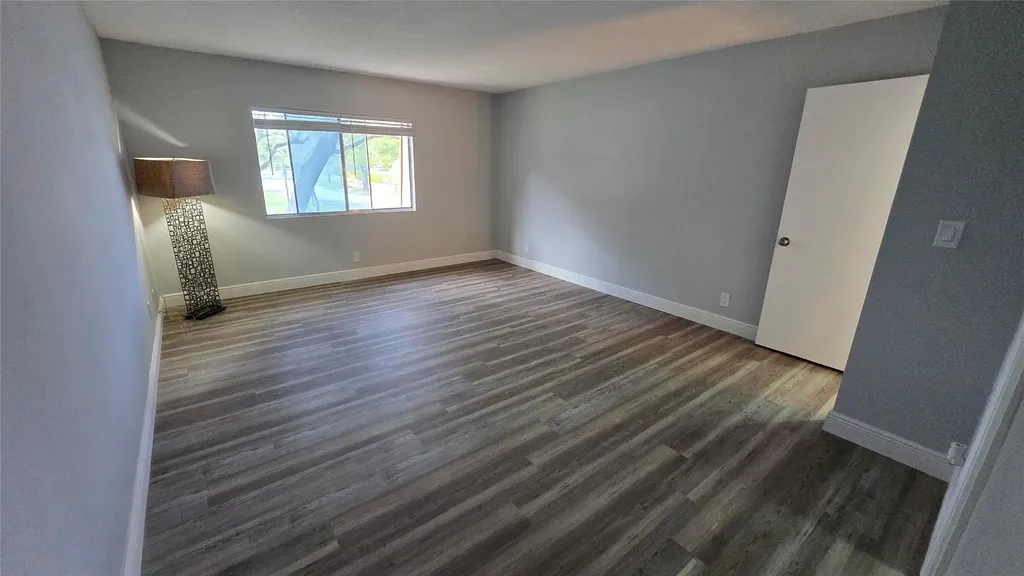 8900 SW 20th Place Davie FL 33324