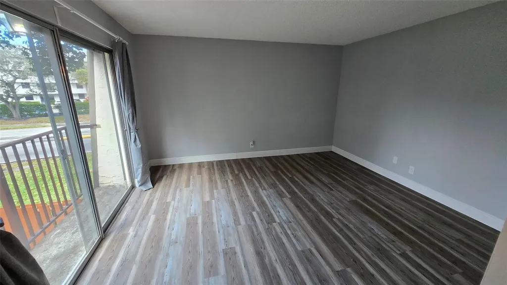 8900 SW 20th Place Davie FL 33324