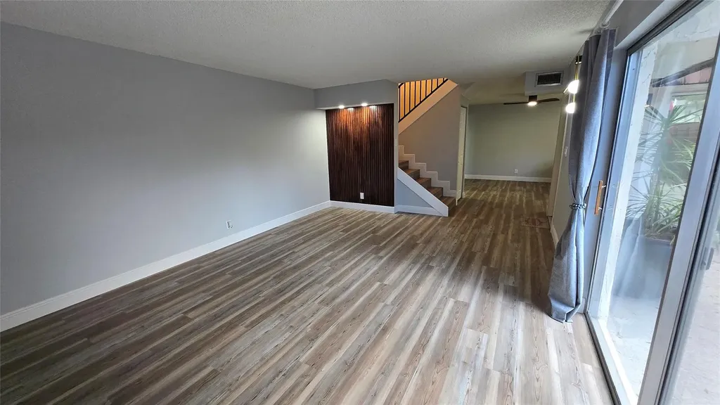 8900 SW 20th Place Davie FL 33324