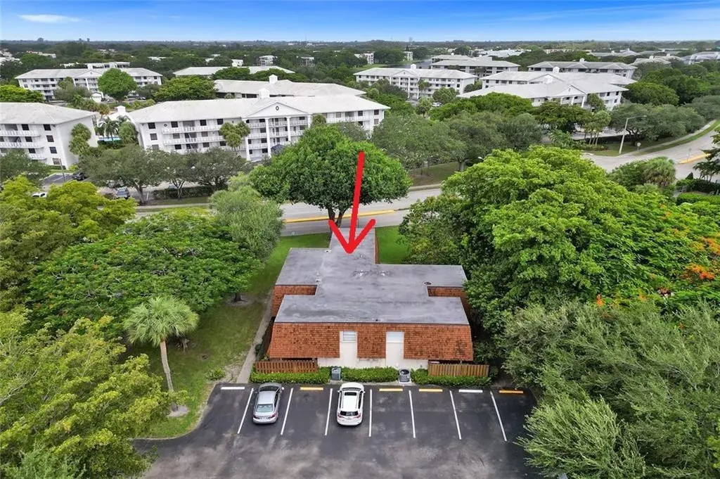 8900 SW 20th Place Davie FL 33324