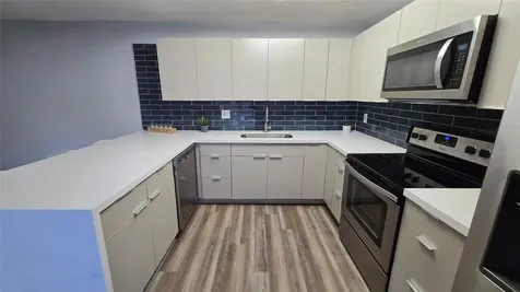 8900 SW 20th Place Davie FL 33324