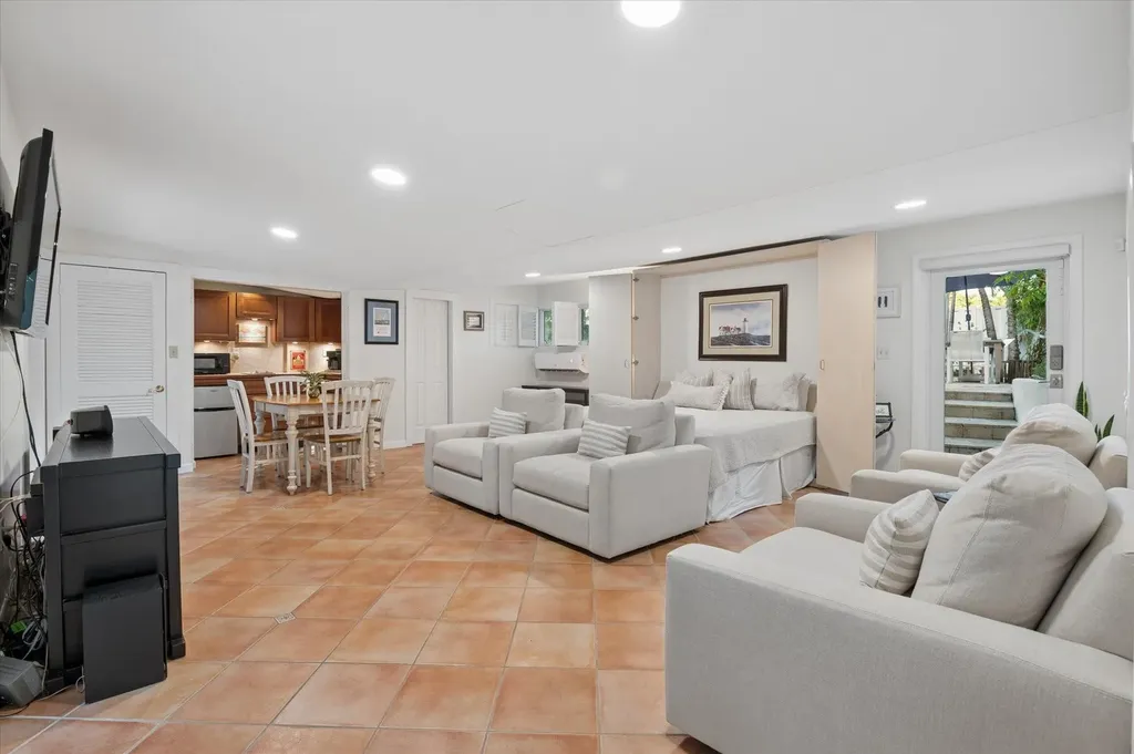 2609 NE 8th Street Fort Lauderdale FL 33304