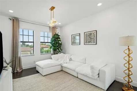 8605 E Baypoint Circle Parkland FL 33076