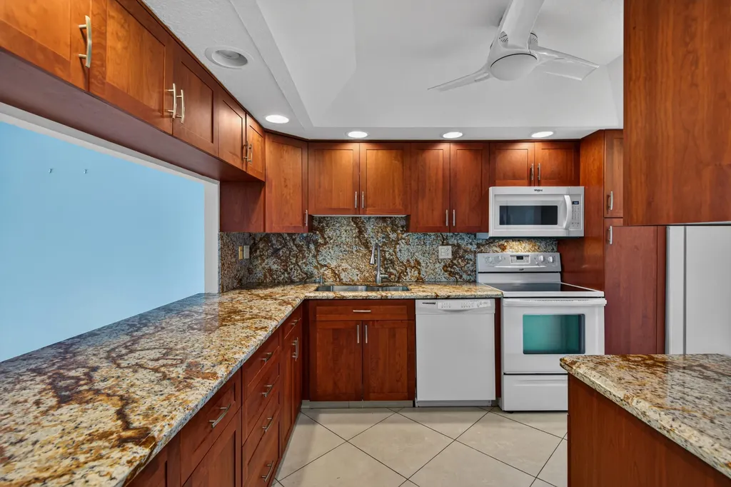 3150 NE 48th Court Lighthouse Point FL 33064