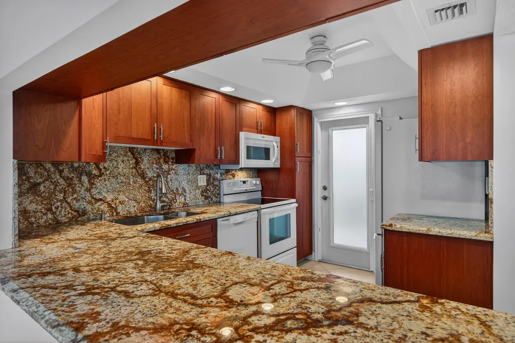 3150 NE 48th Court Lighthouse Point FL 33064
