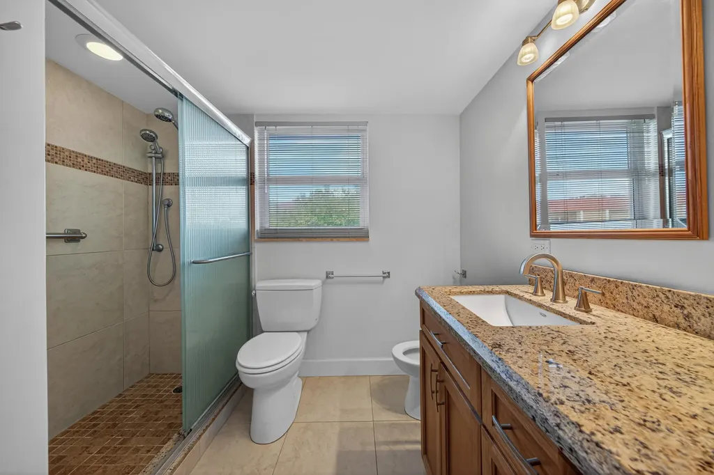 3150 NE 48th Court Lighthouse Point FL 33064