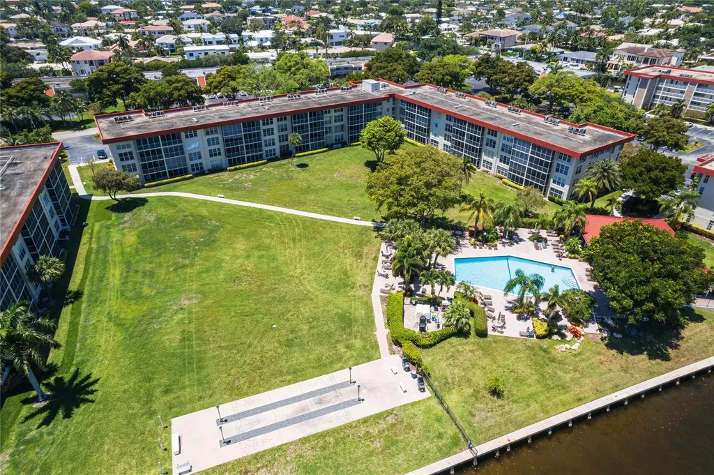3150 NE 48th Court Lighthouse Point FL 33064