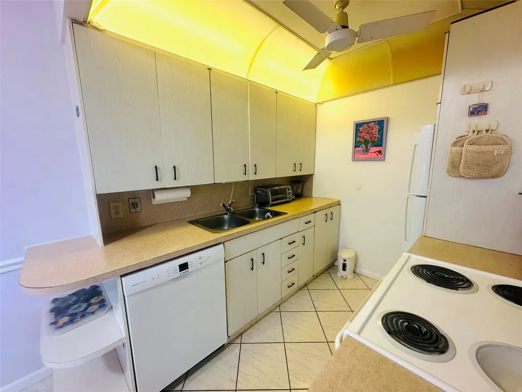 2045 Newport N Deerfield Beach FL 33442
