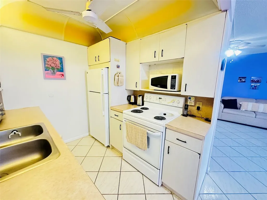 2045 Newport N Deerfield Beach FL 33442