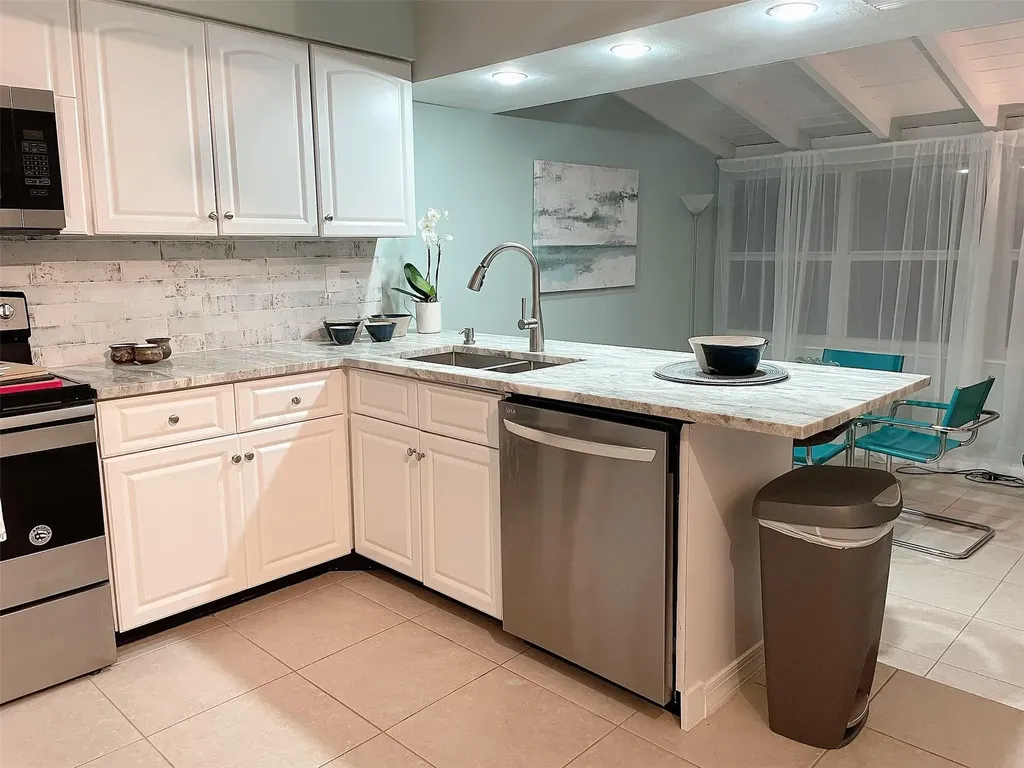 1643 NE 55th Street Fort Lauderdale FL 33334
