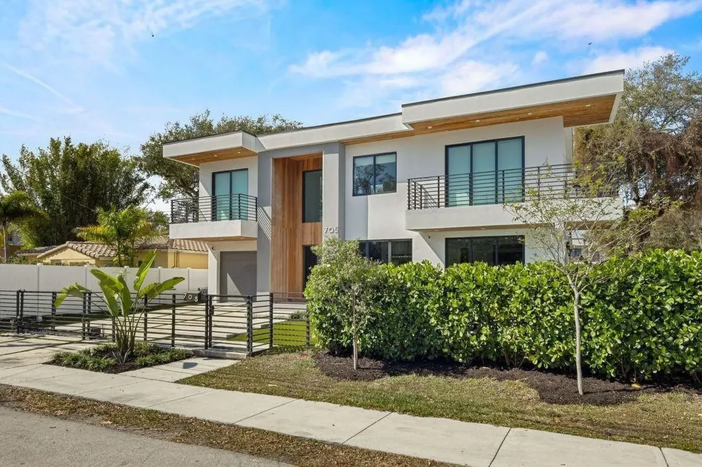 705 SW 8th Terrace Fort Lauderdale FL 33315
