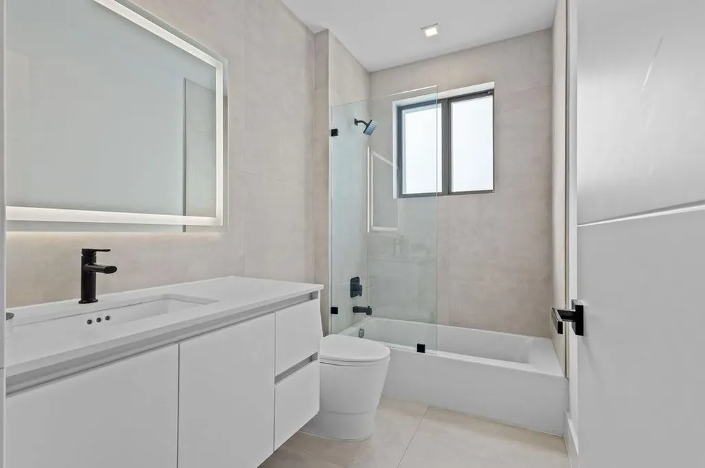 705 SW 8th Terrace Fort Lauderdale FL 33315