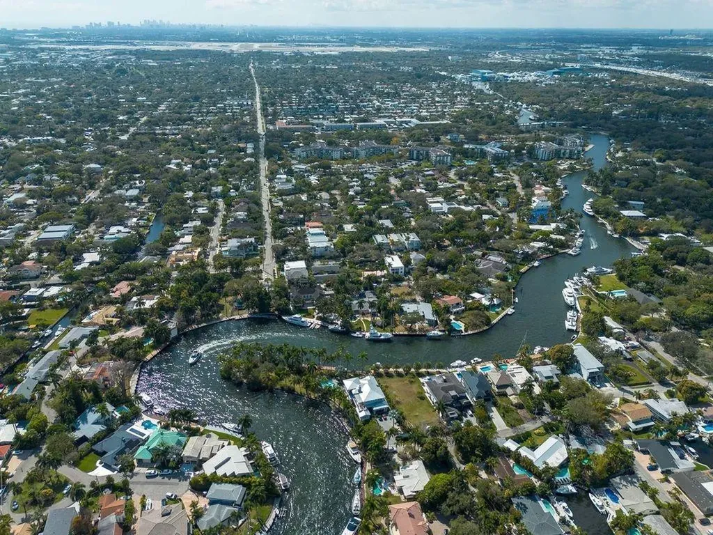 705 SW 8th Terrace Fort Lauderdale FL 33315