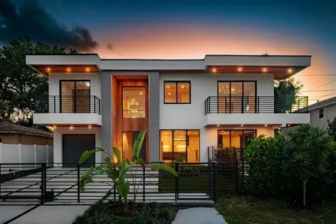 705 SW 8th Terrace Fort Lauderdale FL 33315