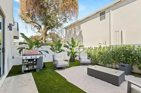 705 SW 8th Terrace Fort Lauderdale FL 33315