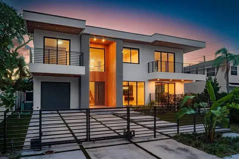 705 SW 8th Terrace Fort Lauderdale FL 33315