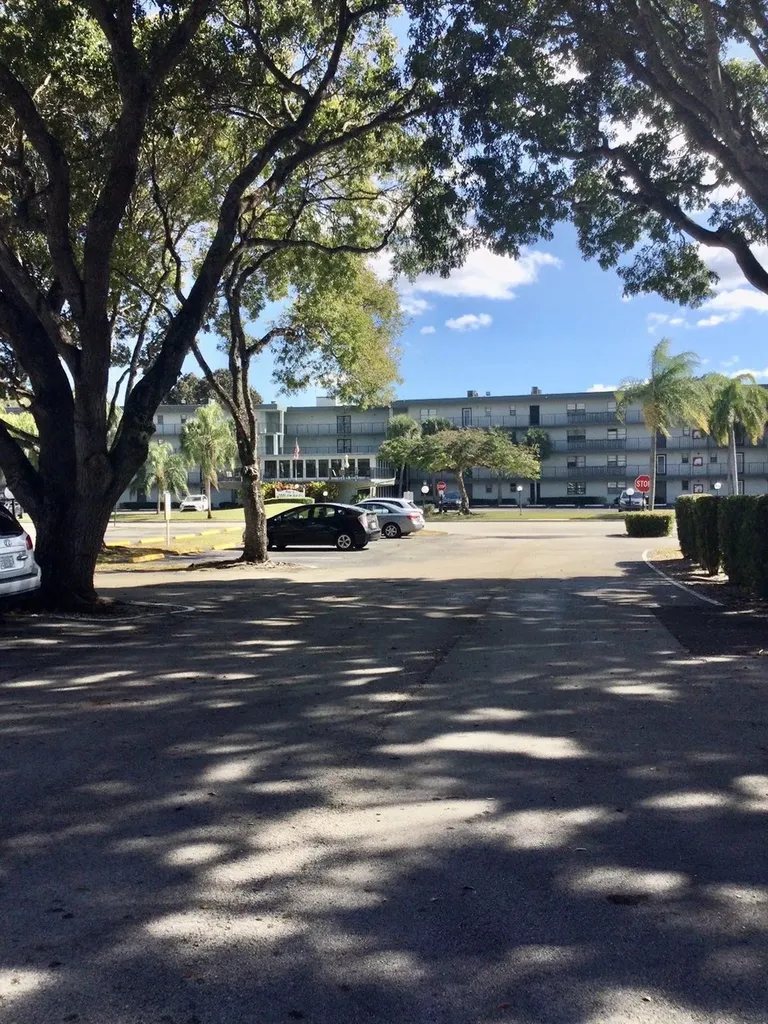9233 SW 8th Street Boca Raton FL 33428